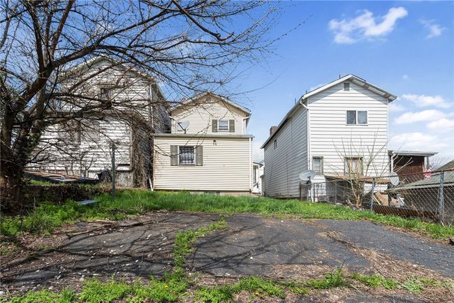 2802 Stewart St, House other with 3 bedrooms, 2 bathrooms and null parking in Mckeesport PA | Image 4