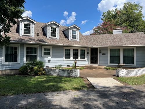 215 Sunset Dr, Cleburne, TX, 76033-4734 | Card Image