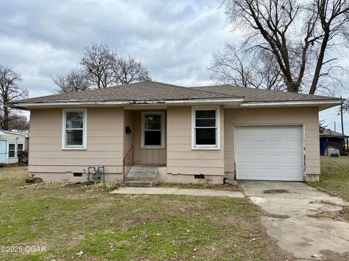 1013 Mineral St, Webb City, MO, 64870-1242 | Card Image