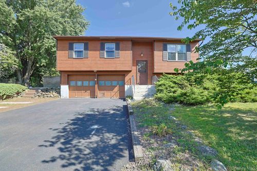 5 Buttermilk Dr, New Windsor, NY, 12553-8013 | Card Image