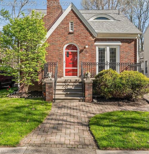 73 Amherst Rd, Pleasant Ridge, MI, 48069-1205 | Card Image