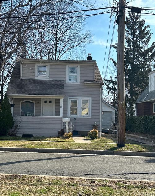 30 Pierson Ave, Hempstead, NY, 11550-6910 | Card Image