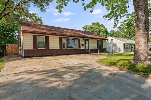 604 Ne 66th Ter, Gladstone, MO, 64118-3440 | Card Image