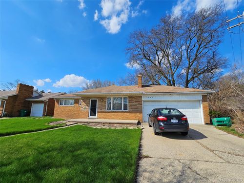 17641 Ego Ave, Eastpointe, MI, 48021-3171 | Card Image