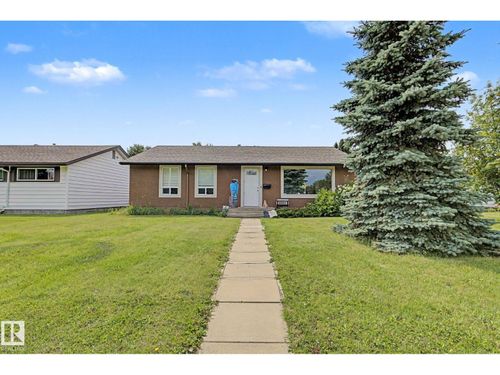 8823 130a Ave Nw, Edmonton, AB, T5E0V7 | Card Image
