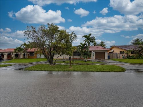 9744 Sw 4th Ter, Miami, FL, 33174-1945 | Card Image