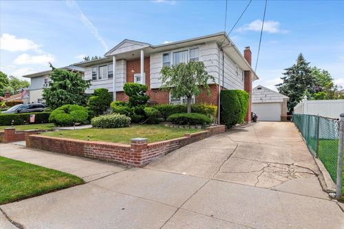 227 Randall Ave, Lawrence, NY, 11559-1230 | Card Image