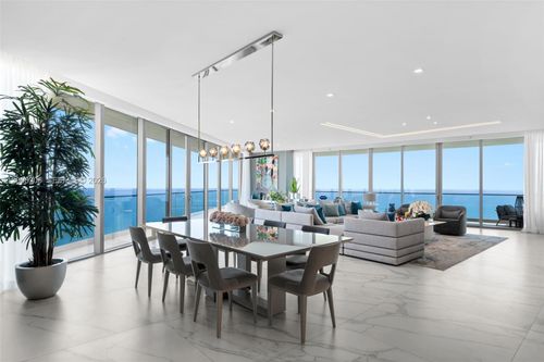 5200-18975 Collins Ave, Sunny Isles Beach, FL, 33160-2300 | Card Image