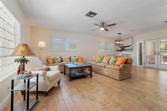 0 - 367 W Riverside Dr, House other with 3 bedrooms, 2 bathrooms and null parking in Tequesta FL | Image 28