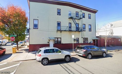 10 Fleming Ave, Newark, NJ, 07105-3608 | Card Image
