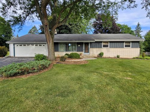 W225N8303 Longview Dr, Lisbon, WI, 53089-1710 | Card Image