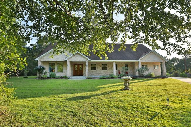 25 year Fiberglass roof is featured with this house. | Image 6