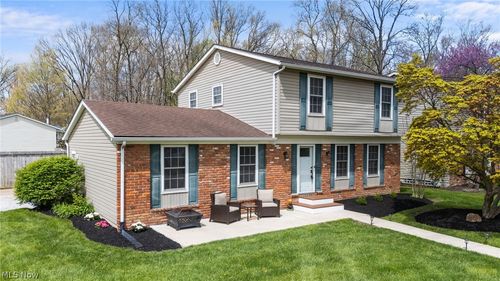 5660 Marine Pkwy, Mentor-On-The-Lake, OH, 44060-2526 | Card Image