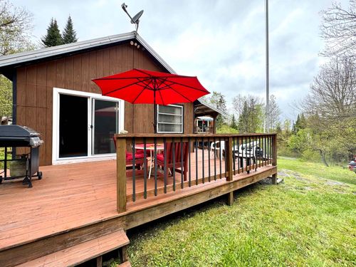 106 Philbrook Rd, Pittsburg, NH, 03592-4503 | Card Image