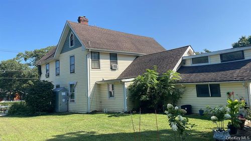 134 Ponquogue Ave, Hampton Bays, NY, 11946-3068 | Card Image