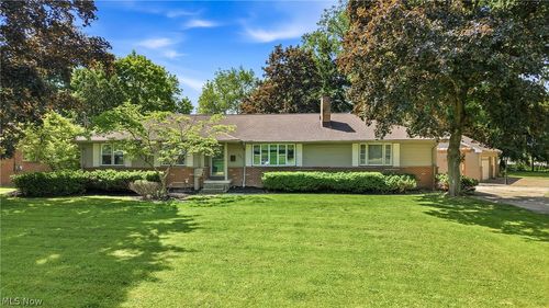 601 Murray Hill Dr, Youngstown, OH, 44505-1549 | Card Image