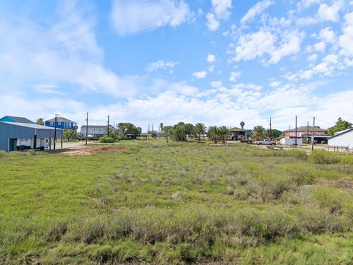 5833 Pelican St, Sargent, TX, 77414-9017 | Card Image
