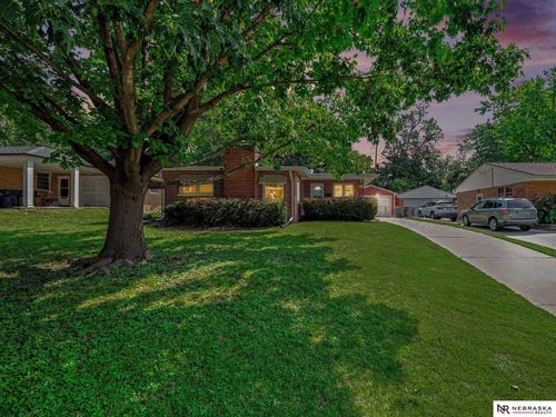 2009 Calhoun St, Bellevue, NE, 68005-3217 | Card Image