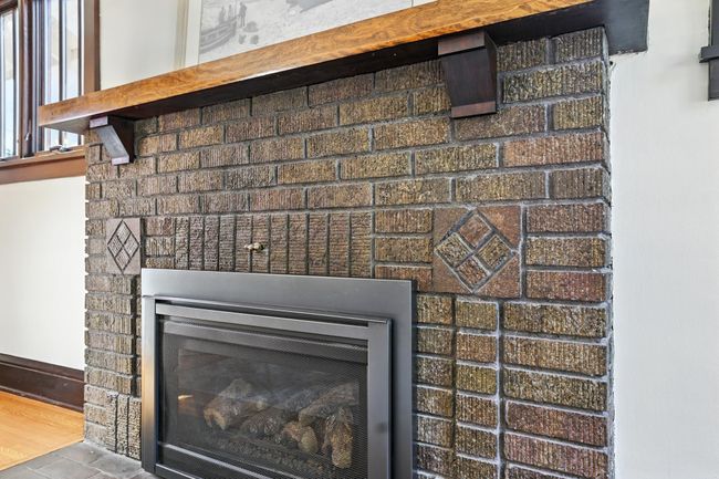 Fireplace detail | Image 7