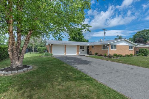 463 Young Dr, Fairborn, OH, 45324-5770 | Card Image