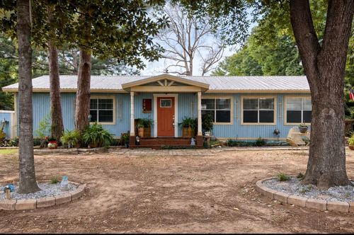 104 W Paradise Dr, Trinity, TX, 75862-8564 | Card Image