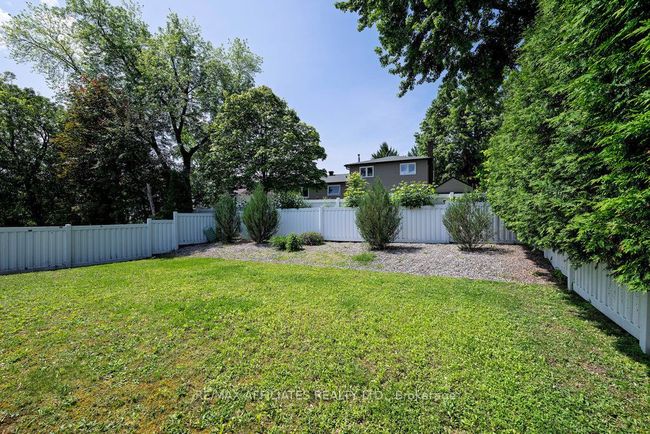 22 Red Maple Cres, House other with 3 bedrooms, 1 bathrooms and 2 parking in Gloucester ON | Image 40
