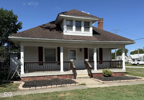 255 N Willow St, Dana, IN, 47847-8037 | Card Image