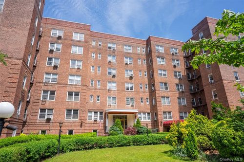b9-99-41 64th Ave, Rego Park, NY, 11374-2611 | Card Image