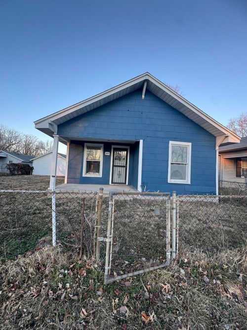 805 N Kansas Expressway Expressway, Springfield, MO, 65802 | Card Image