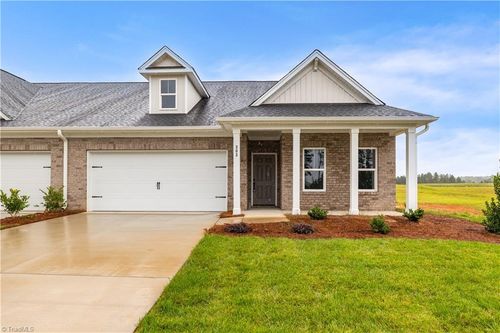 303 Beeson Ct, Clemmons, NC, 27012 | Card Image