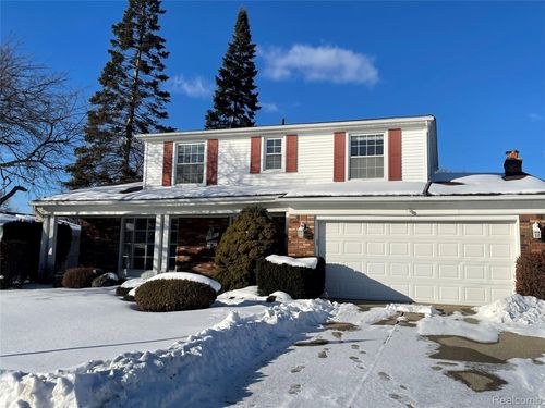 11375 Savage Dr, Sterling Heights, MI, 48312-2077 | Card Image