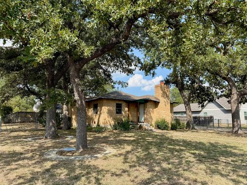 201 E 3rd St, Weatherford, TX, 76086-2111 | Card Image