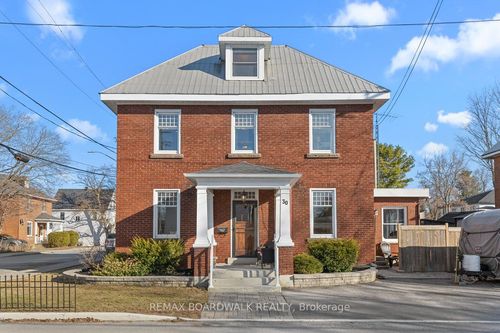30 Emily Street, Carleton Place, ON, K7C1S2 | Card Image