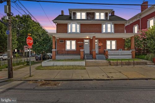 402 W James St, LANCASTER, PA, 17603-2809 | Card Image