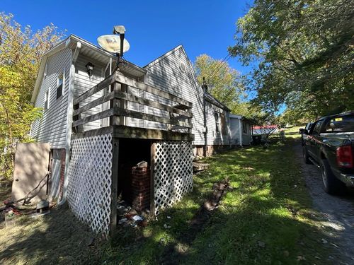 109 Spruce St, Pulaski, VA, 24301-5741 | Card Image