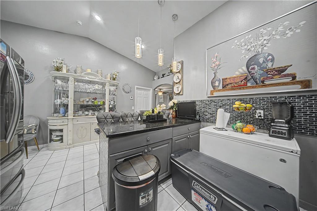 Residential in NAPLES 4