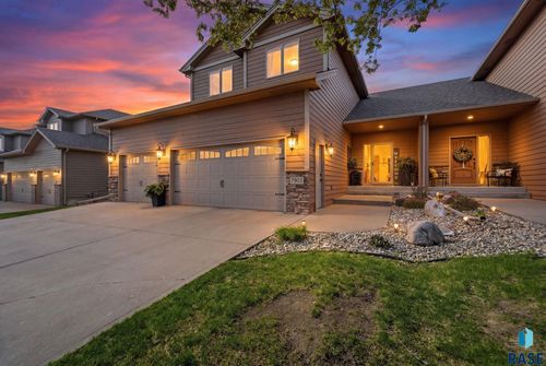 7303 S Grand Arbor Ct, Sioux Falls, SD, 57108-3151 | Card Image