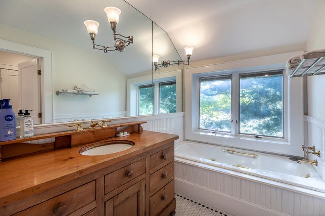 117 Looking Glass Hill Rd, House other with 4 bedrooms, 4 bathrooms and null parking in Morris CT | Image 17