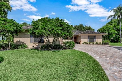 131 Prestwick Circle, House other with 3 bedrooms, 3 bathrooms and null parking in Vero Beach FL | Image 1