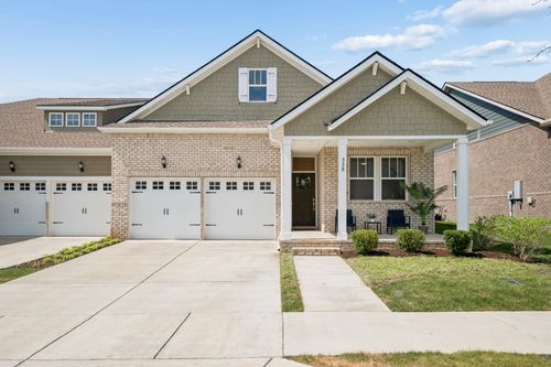 325 Gingerwood Ln, Hendersonville, TN, 37075-2898 | Card Image