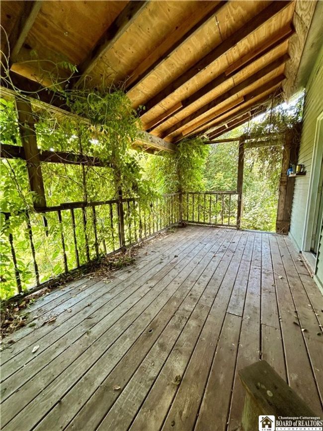 Lower deck | Image 19