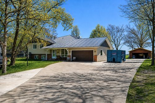 10690 E E 1700 North Rd, Pontiac, IL, 61764-3123 | Card Image