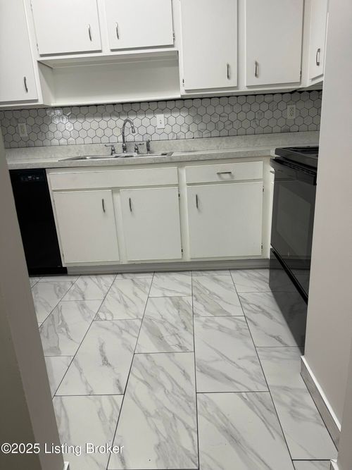 apt-143-7066 Wildwood Cir, Louisville, KY, 40291-1784 | Card Image