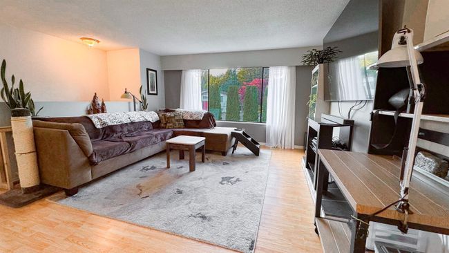 32734 Swan Avenue, House other with 4 bedrooms, 2 bathrooms and 6 parking in Mission BC | Image 3