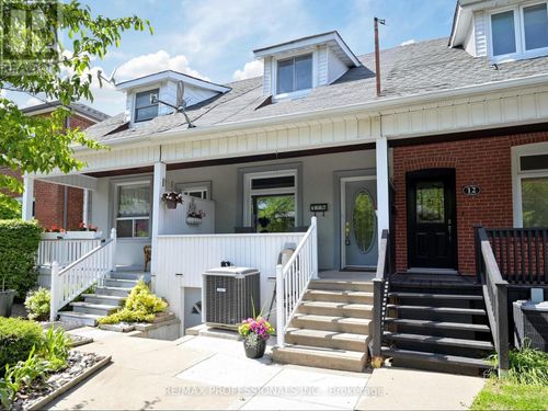14 Bradley Ave, York, ON, M6S2N1 | Card Image