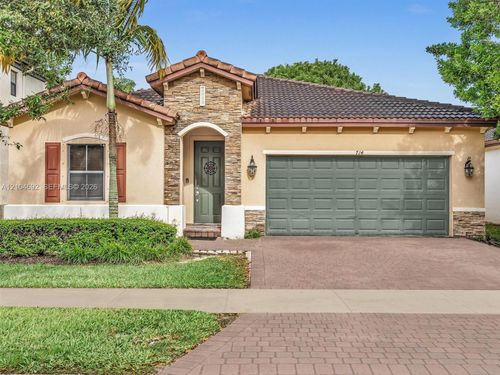 714 Se 37th Pl, Homestead, FL, 33033-6247 | Card Image
