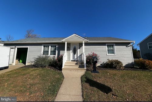 9 Lynns Ct, MORRISVILLE, PA, 19067-7520 | Card Image