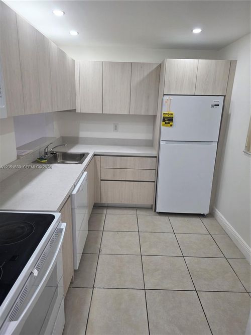 202-8025 Sw 107th Ave, Miami, FL, 33173-4844 | Card Image