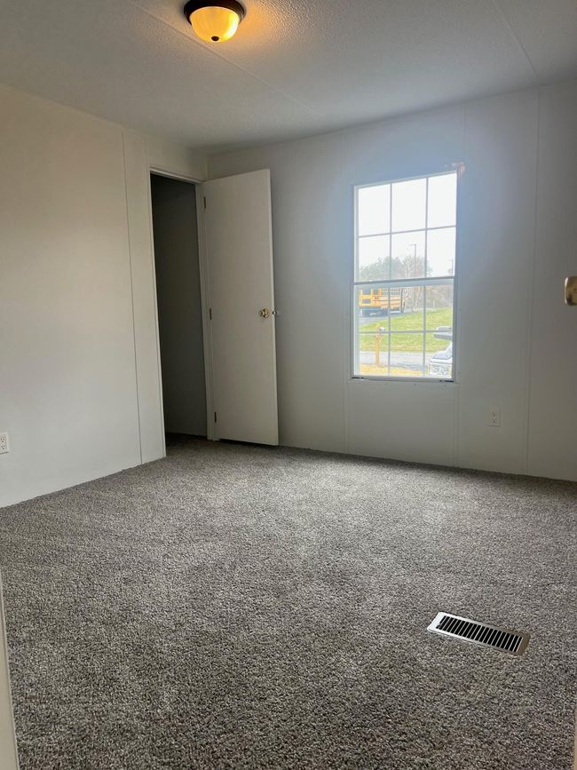 34 N Johnson St, House other with 3 bedrooms, 2 bathrooms and null parking in CRAIGSVILLE VA | Image 10