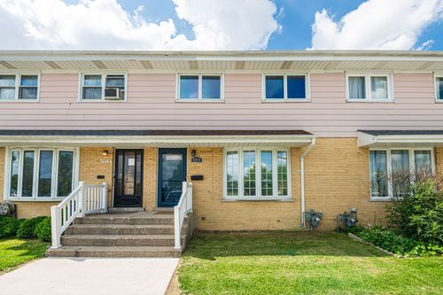 9875 Soreng Ave, Schiller Park, IL, 60176-2106 | Card Image